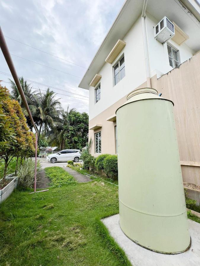 Beach Resorts Walking Distance To The Town House Davao Stadt Exterior foto