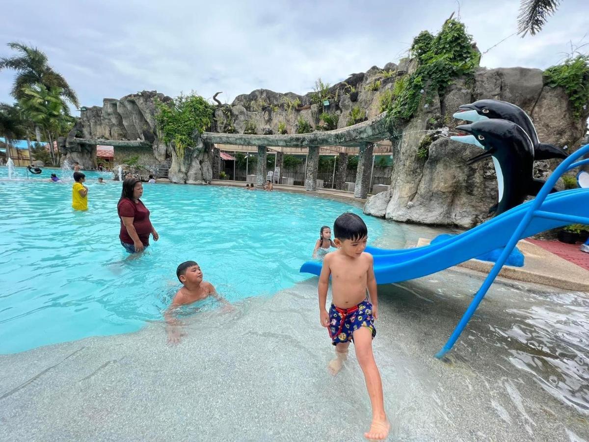 Beach Resorts Walking Distance To The Town House Davao Stadt Exterior foto